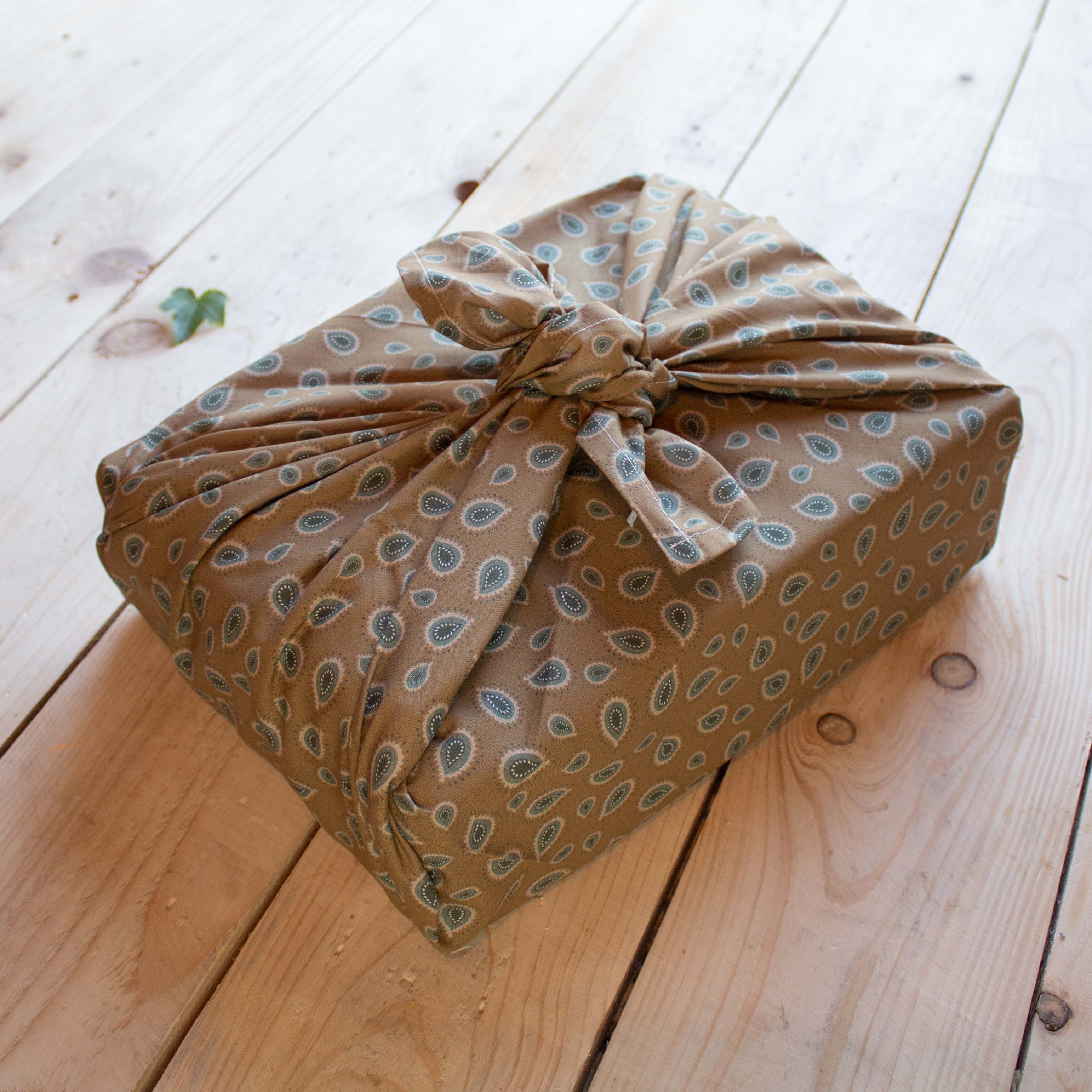 Furoshiki (tissu recycl√©) avec tuto noeuds - L