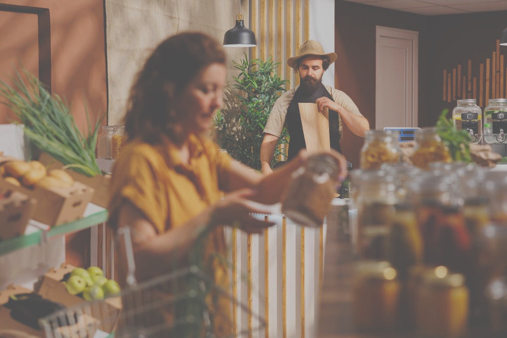 Femme course vrac magasin bio